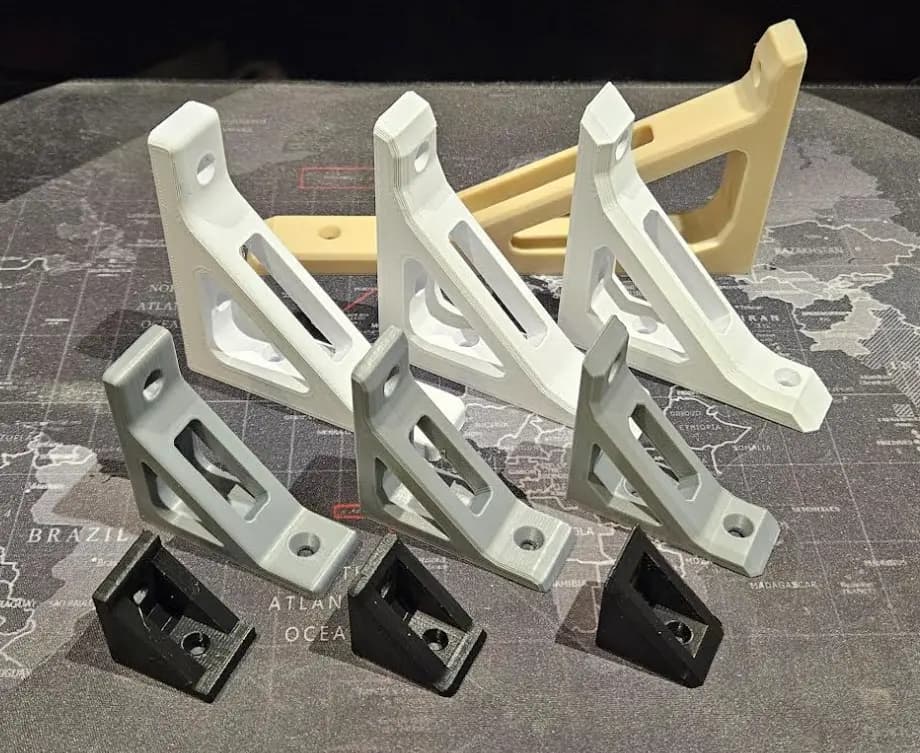 90 Degree Shelf Bracket by Iceman