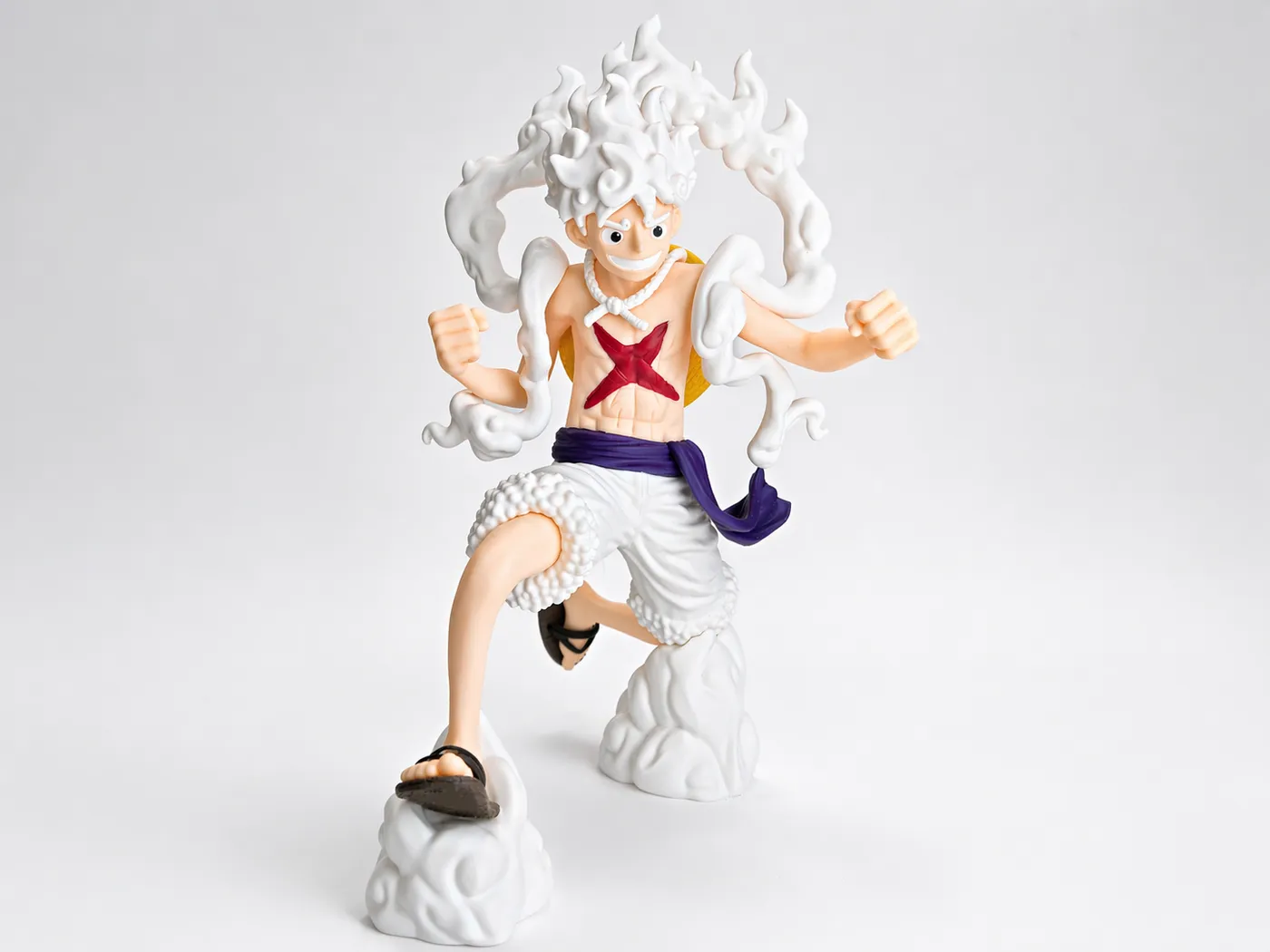 Gear 5 Pirate Captain Figure by Qu4ntum