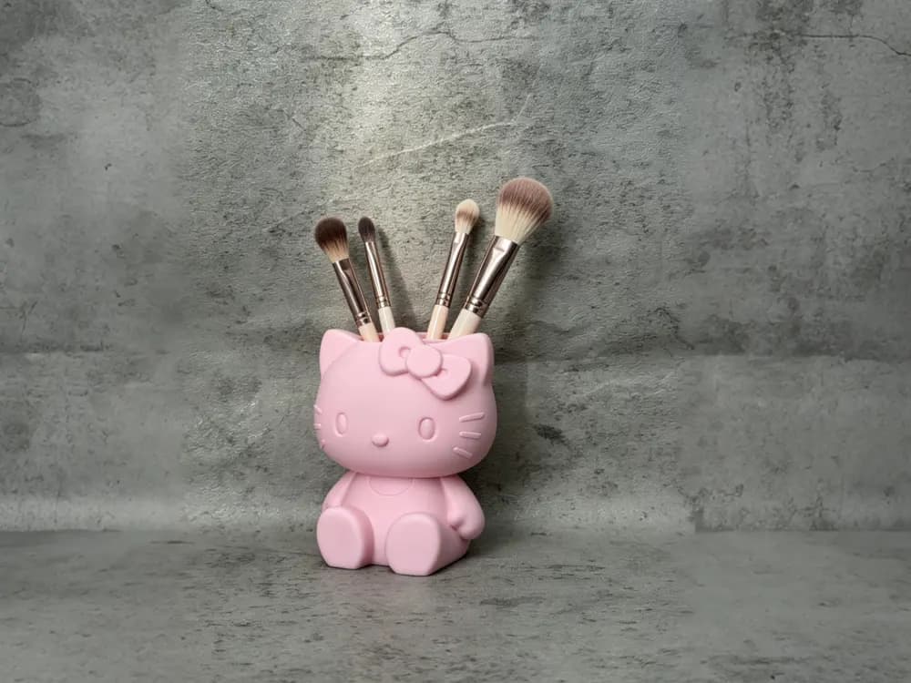 Hello Kitty Pen and Brush Holder by 小卡卡