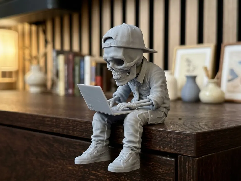 Ledge Skull Figure by ShapeShift 3D Creations
