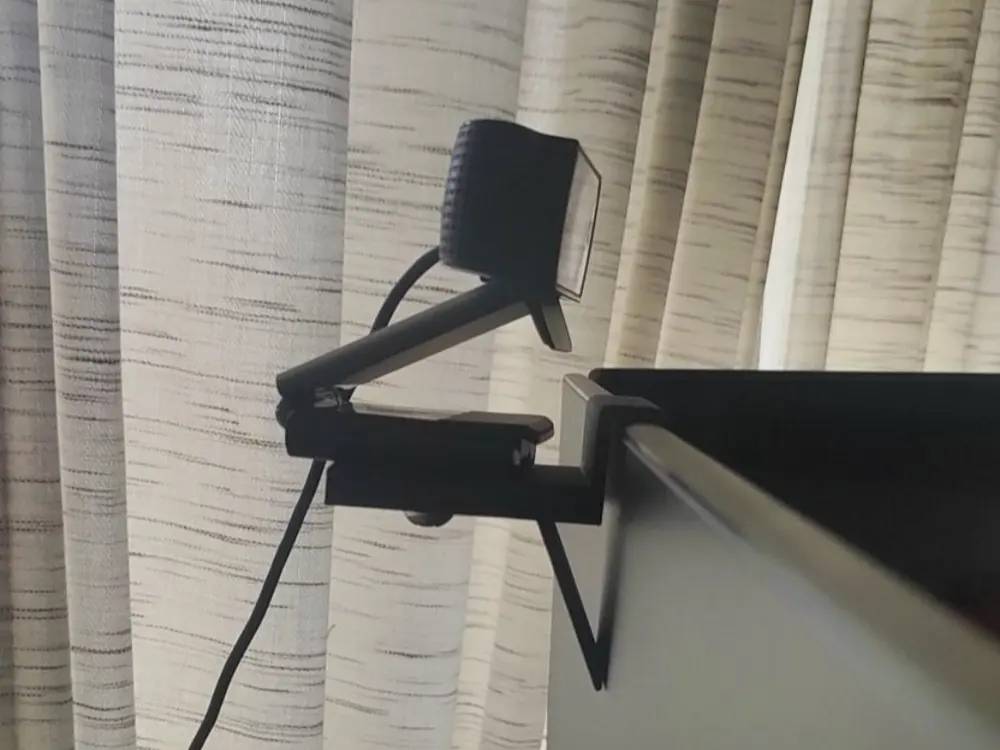 Logitech Webcam Mount by serafz