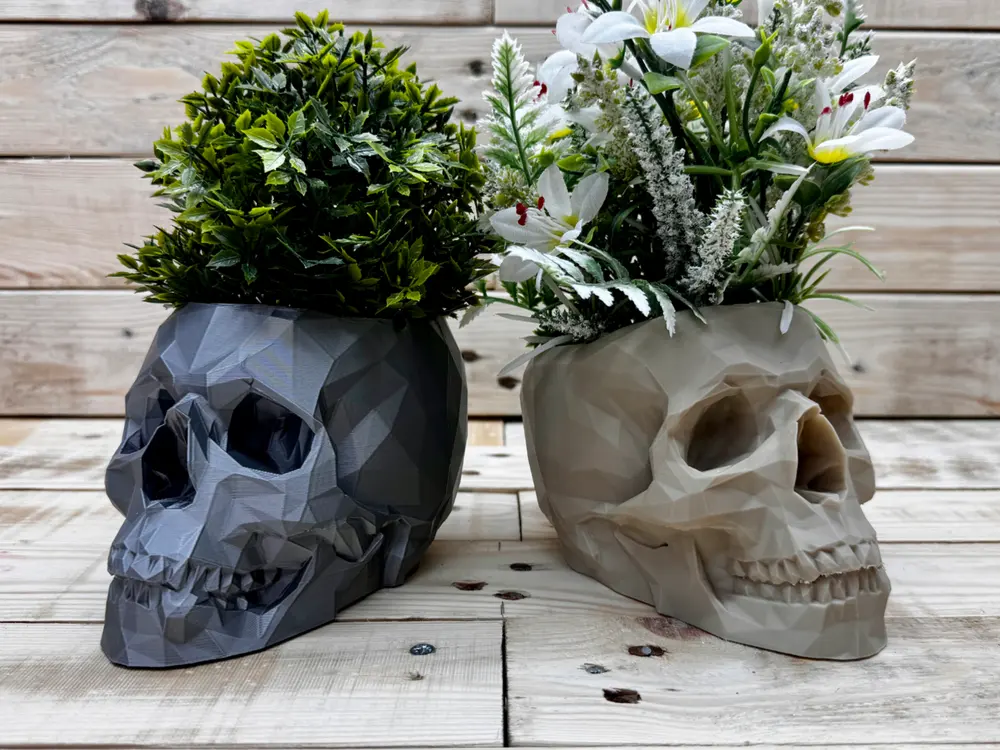 Low Poly Skull Planter by ENIQUE3D