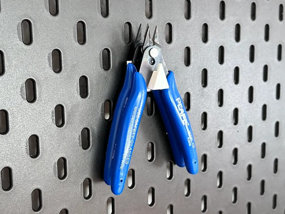 Plier Holder for IKEA Skadis by Alex