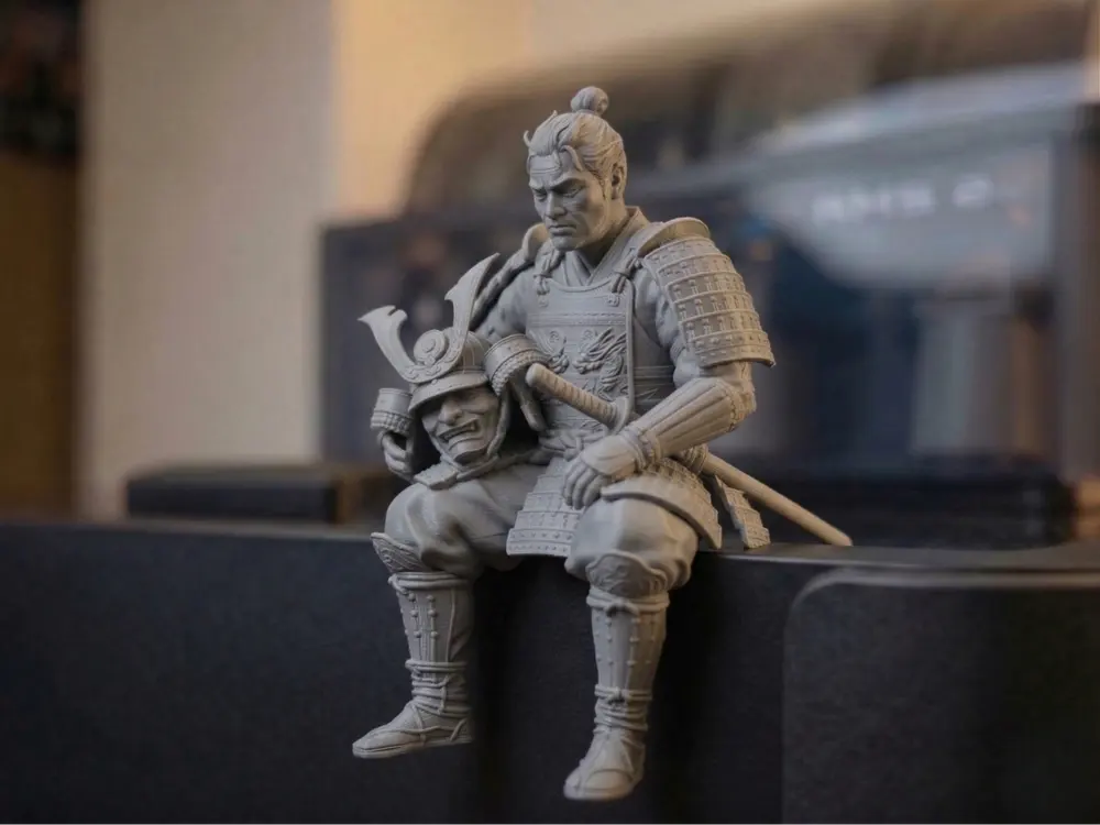Sitting Samurai (Edge Sitter) by Lynns