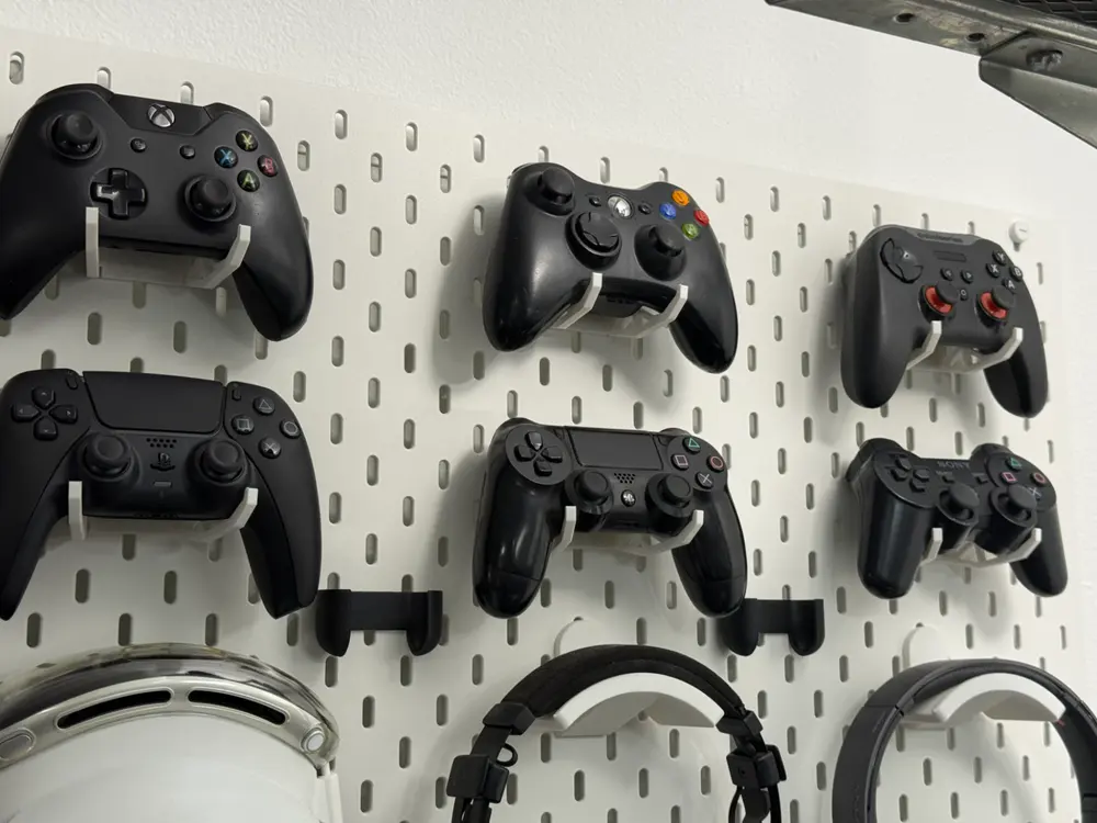 Skadis Game Controller Holder by MrCameraJunkie