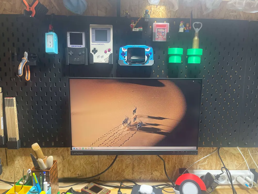 Skadis Monitor VESA Mount by Gaba