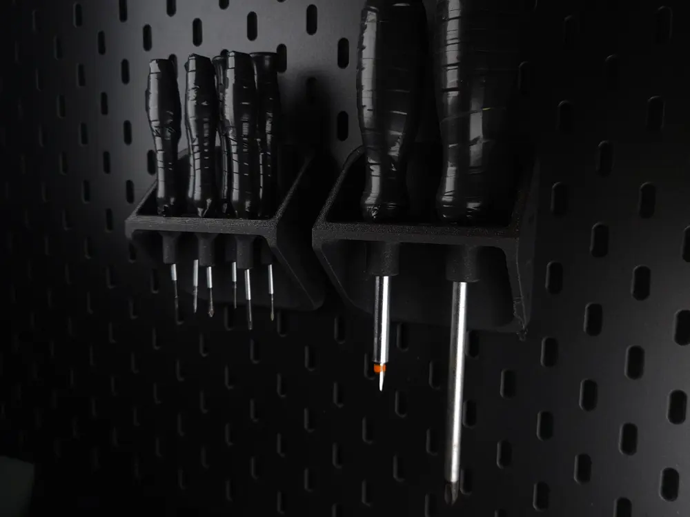 Skadis Screwdriver Holder by SMACKMAX